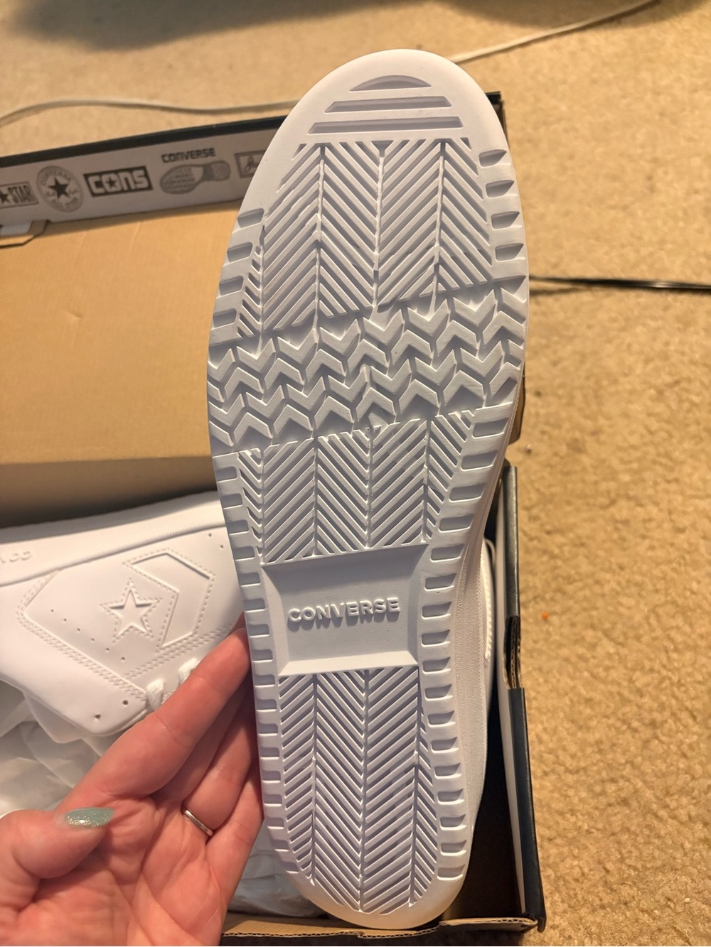 Converse White Low-Top Leather Sneakers - Picture 2 of 4
